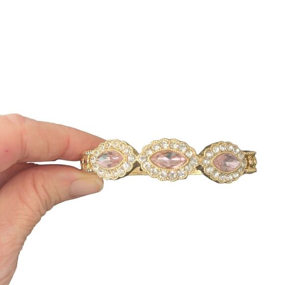 Signed Monet Size 7.25 Tennis Bracelet Pink Clear Stretch Rhinestones Gold Plate - Picture 2 of 13